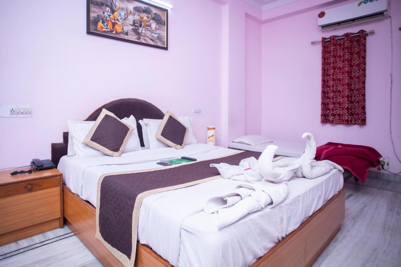 Hotel Dimple International Udaipur Dış mekan fotoğraf