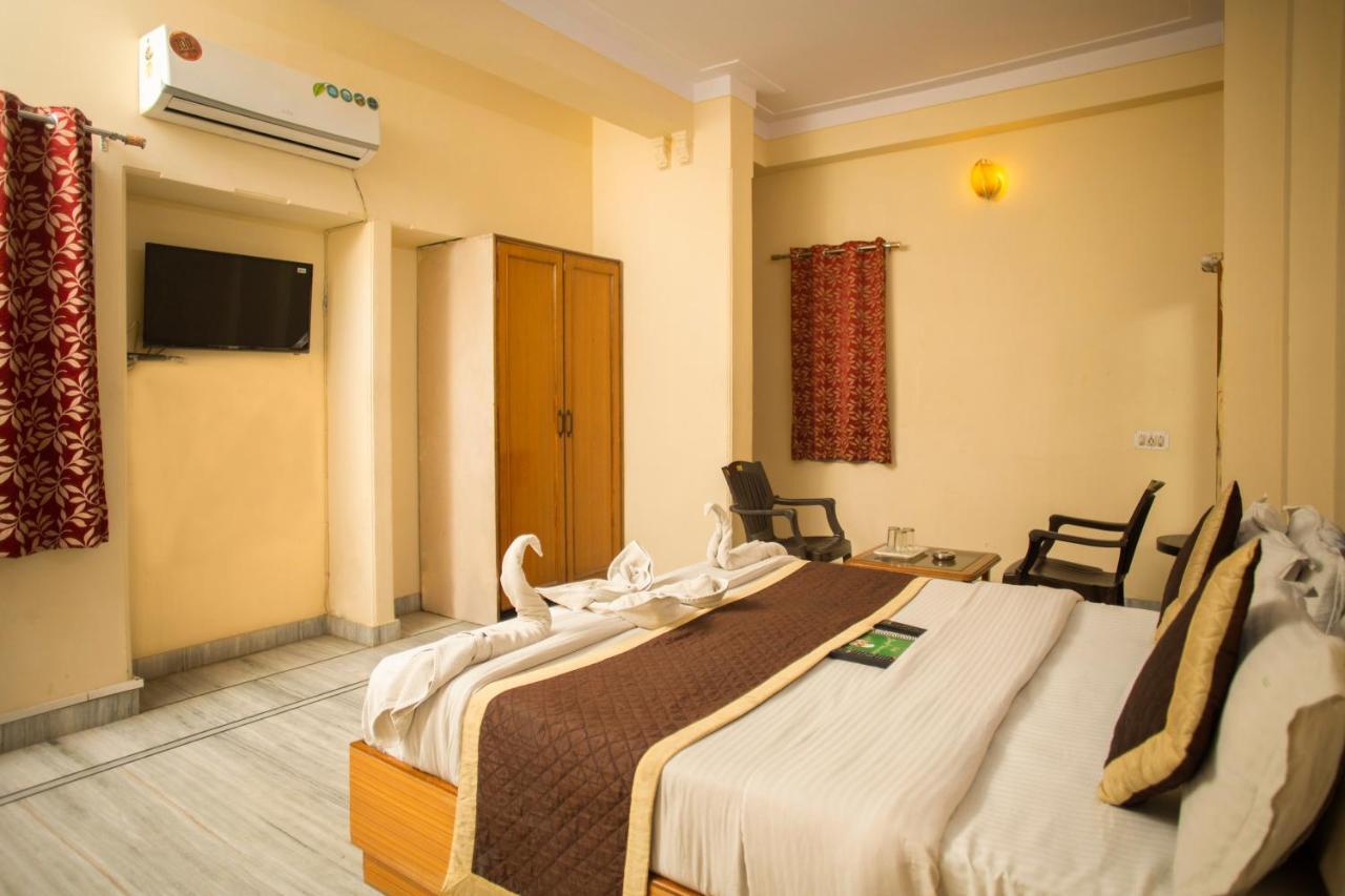 Hotel Dimple International Udaipur Dış mekan fotoğraf