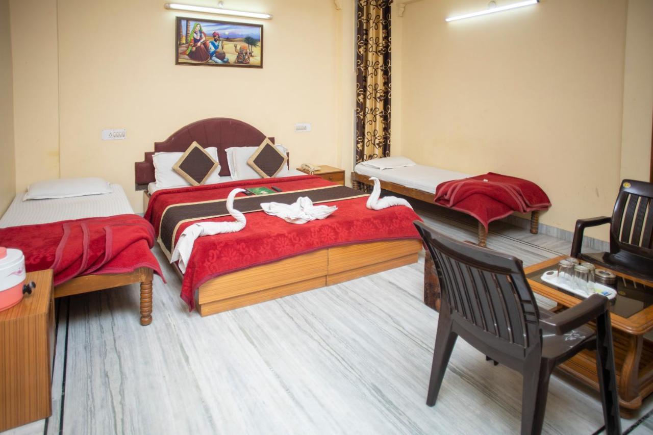 Hotel Dimple International Udaipur Dış mekan fotoğraf