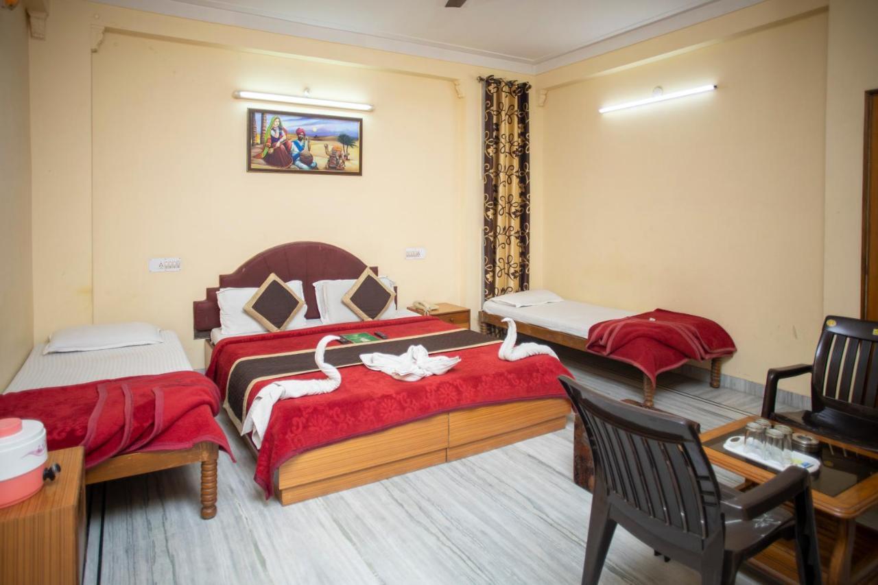 Hotel Dimple International Udaipur Dış mekan fotoğraf